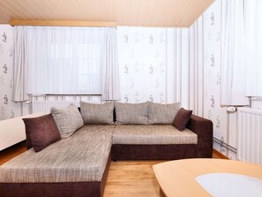 Apartment | Living room - Holiday Apartment With Garden in Born (Amel)
