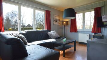 Chalet | Living area | Fireplace