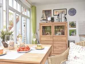Dining - Luxurious Villa in Kühlungsborn Near Baltic Sea (Kuehlungsborn)
