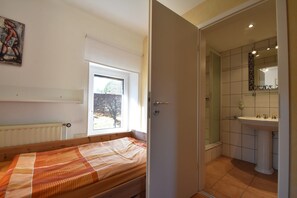 Cottage | Bathroom