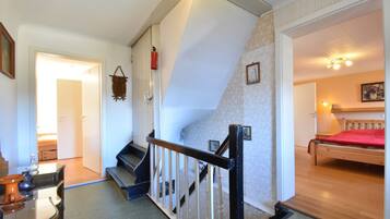 Cottage | 5 bedrooms, bed sheets