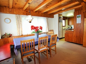 Chalet | Dining