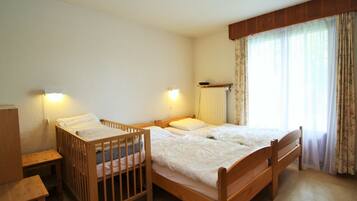 Chalet | 5 bedrooms, individually furnished, bed sheets