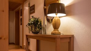 Reception - Luxury Apartment on the Ground Floor in Zweisimmen Ski-in and Ski-out (Zweisimmen)