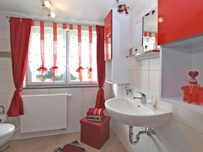 Apartment | Bathroom