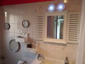 Apartment | Bathroom