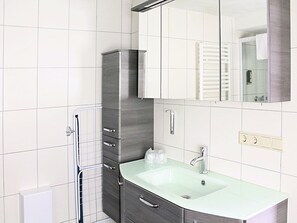 Ferienhaus | Badezimmer | Dusche