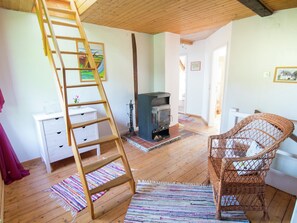 House | Living room | Fireplace - Geraumiges Ferienhaus in Hessen mit Garten (Waldeck)