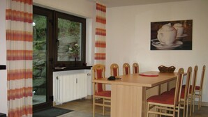 Dining - Homey Apartment in Immerath With Sauna (Immerath)