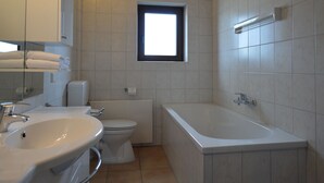 Apartment | Bathroom - Homey Apartment in Immerath With Sauna (Immerath)