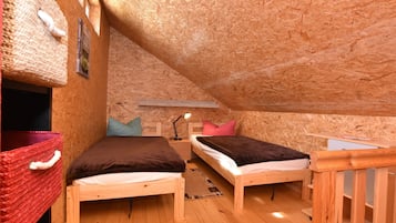 Rumah | 2 kamar tidur dan dilengkapi dengan perabotan berbeda-beda