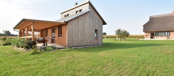 Bezauberndes Ferienhaus in Ruehn am See