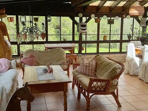 Apartment | Living room - Apartment for 2 Adults & 2 Children near Ski Resort in Black Forest (Dachsberg)