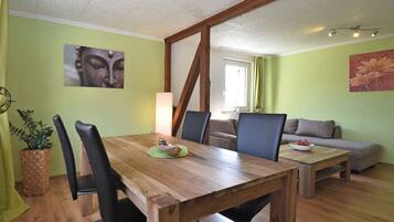 Apartment | Dining