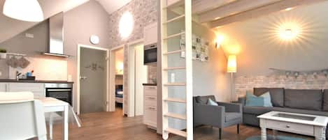 Apartment | Dining