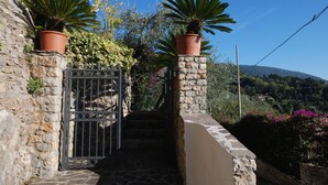 Reception - Quaint Holiday Home in Lerici With Fenced Garden (Lerici)