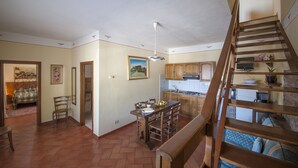 House | Dining - Nice & Cozy Apartment in Natural Environment near Chianti Valley (Castiglion Fiorentino)