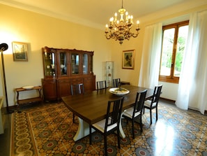 House | Dining