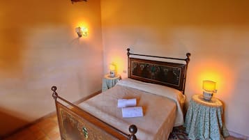 House | 2 bedrooms, individually furnished, bed sheets