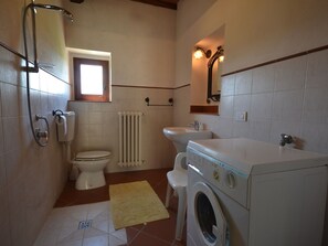 Bathroom | Shower, towels