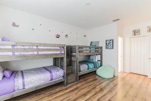 6 bedrooms, desk, iron/ironing board, free WiFi - Lovely 6 Bedroom Home in the Solterra Community - 518 (Davenport)