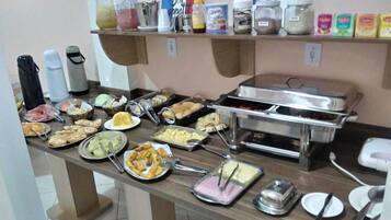 Free daily continental breakfast