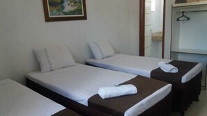 Quarto Deluxe | 迷你吧、办公桌、笔记本电脑工作区、遮光窗帘