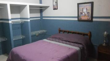 Executive Double Room | Hypo-allergenic bedding, down comforters, individually furnished, desk