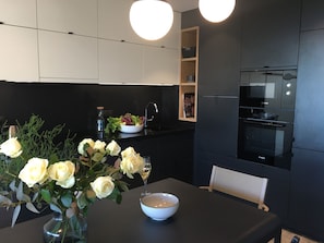 Fridge, microwave, oven, stovetop - Sensational sea view, at the foot of the beaches and the port of Cannes (Cannes)