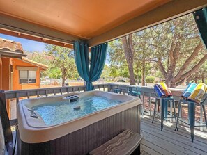 Bañera de hidromasaje al aire libre
