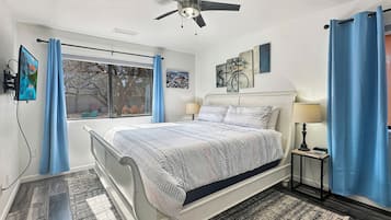 2 makuuhuonetta, silitysrauta/-lauta, ilmainen Wi-Fi, vuodevaatteet