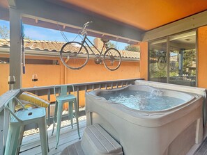 Outdoor spa tub - Chic Bicycle House-Views-Hot Tub-Pets OK, The Bicycle House~ Red Rock Getaway (Sedona)