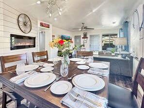 Dining - Chic Bicycle House-Views-Hot Tub-Pets OK, The Bicycle House~ Red Rock Getaway (Sedona)
