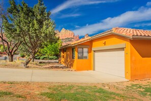Exterior - Sedona House -Trail Close-Self Ck In-Washr/Dryr-PetsOK,Red Rock Getaway (Sedona)