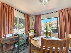 Dining - Sedona House -Trail Close-Self Ck In-Washr/Dryr-PetsOK,Red Rock Getaway (Sedona)