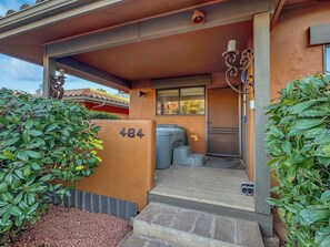 Terrace/patio - Sedona House -Trail Close-Self Ck In-Washr/Dryr-PetsOK,Red Rock Getaway (Sedona)