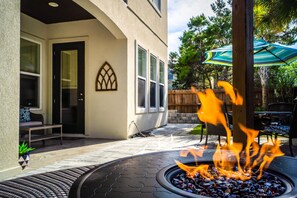 Terrace/patio - Bella Mar - Villas of Frangista, Community Pool, Walk to the Beach + Dining! (Miramar Beach)