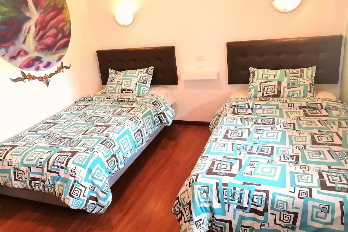 Twin Room | Individually decorated, soundproofing, free WiFi, bed sheets