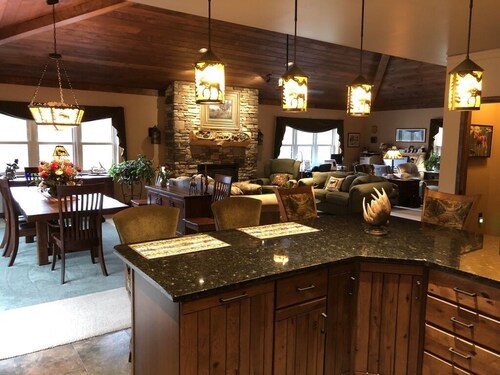 Well Appointed Pocono Condo near Jack Frost / Big Boulder / Kalahari / Raceway