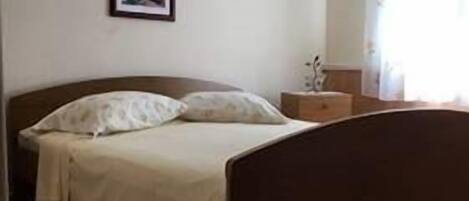 2 bedrooms, Internet, bed sheets