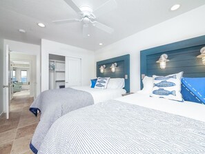 4 bedrooms, iron/ironing board, WiFi, bed sheets