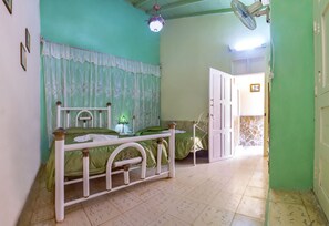 1 chambre, minibar, bureau