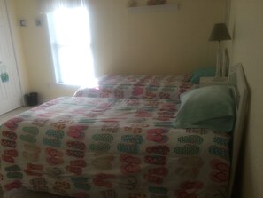 4 bedrooms, iron/ironing board, WiFi