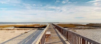 Tranquility by the Beach 1st Fl Sleeps 6,King Bed