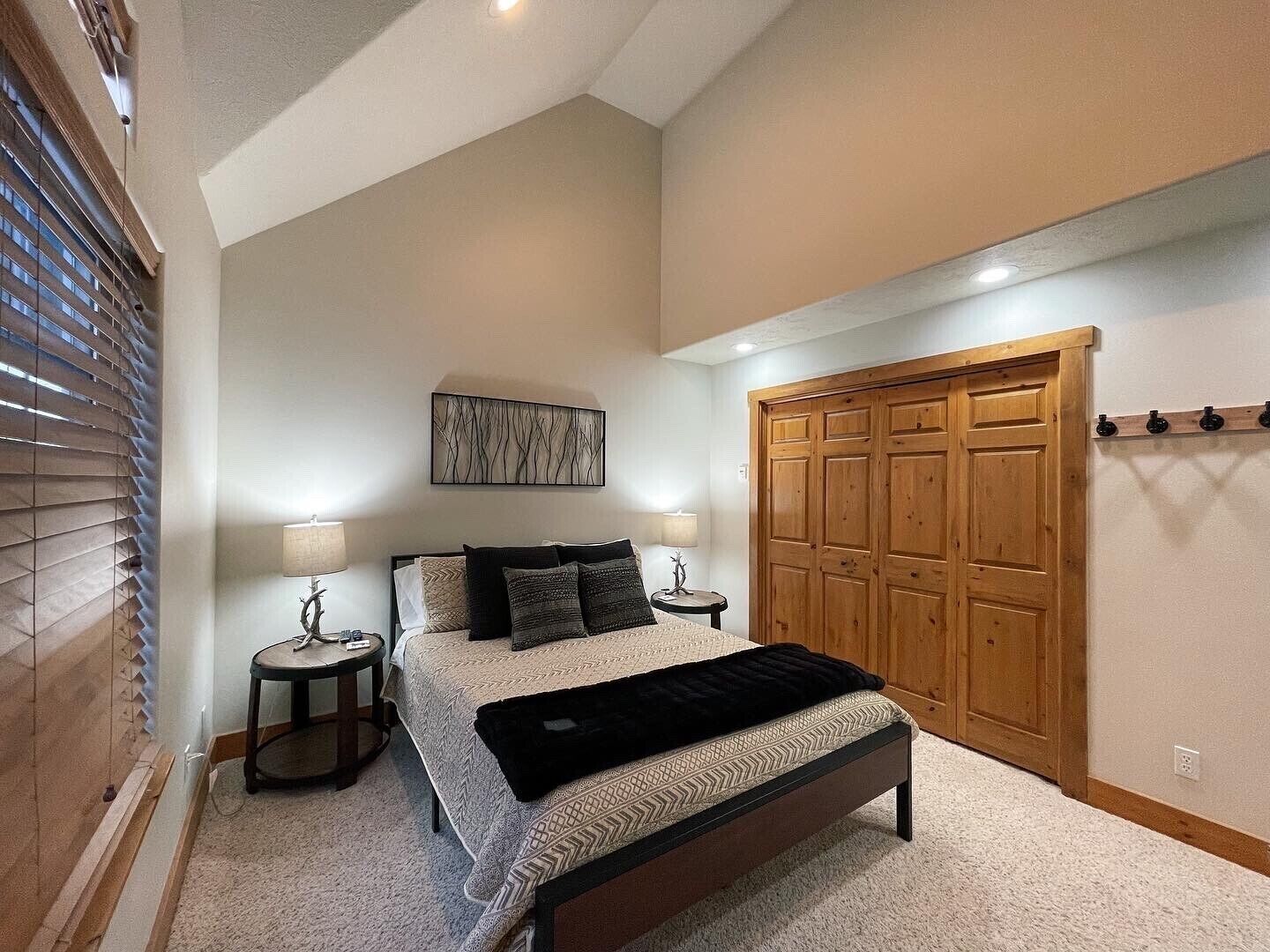 3 bedrooms, iron/ironing board, travel crib, free WiFi