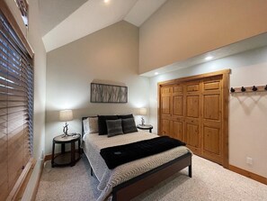 3 chambres, fer et planche à repasser, lit parapluie, Wi-Fi gratuit