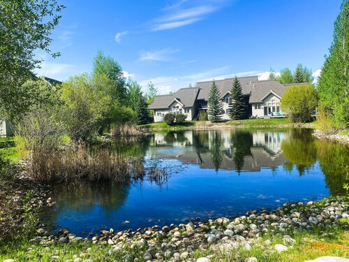The Grand Getaway off Ski Hill Road