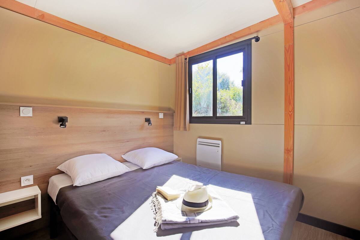 Mobile Unterkunft | 2 Schlafzimmer, individuell dekoriert, individuell eingerichtet