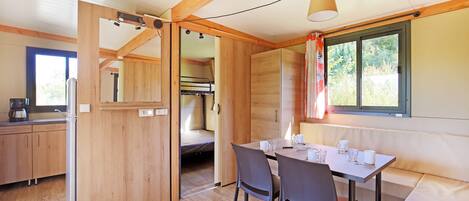 Mobile Home | Private kitchen