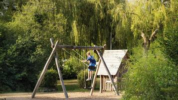 Khu vui chơi trẻ em - ngoài trời